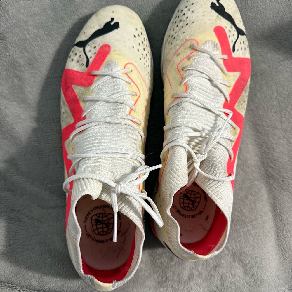 Puma Cream and Pink Athletic Cleats